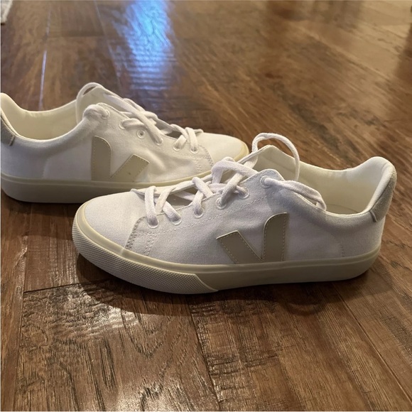 NIB Veja campo canvas sneaker size 9/40 - Picture 3 of 5